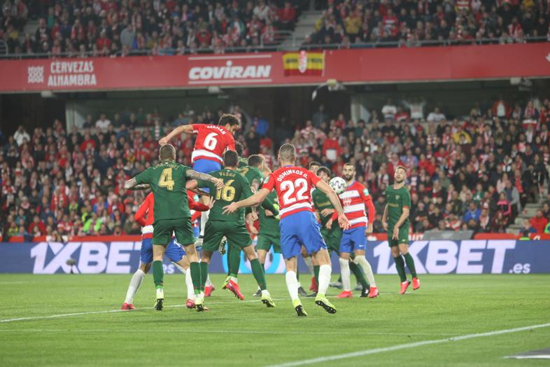 Las mejores imágenes de los momentos más destacados del duelo copero en Los Cármenes