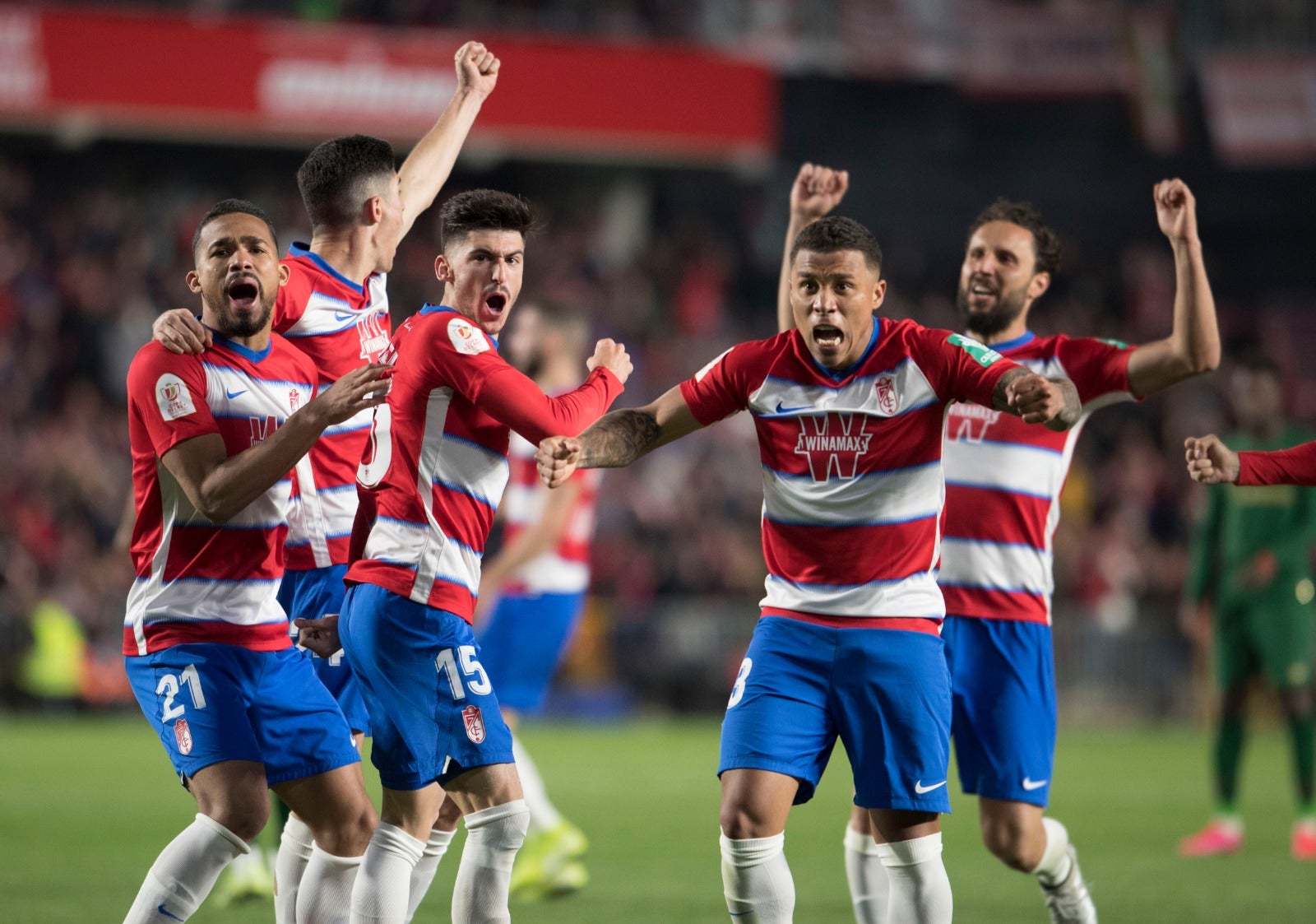 Las mejores imágenes de los momentos más destacados del duelo copero en Los Cármenes