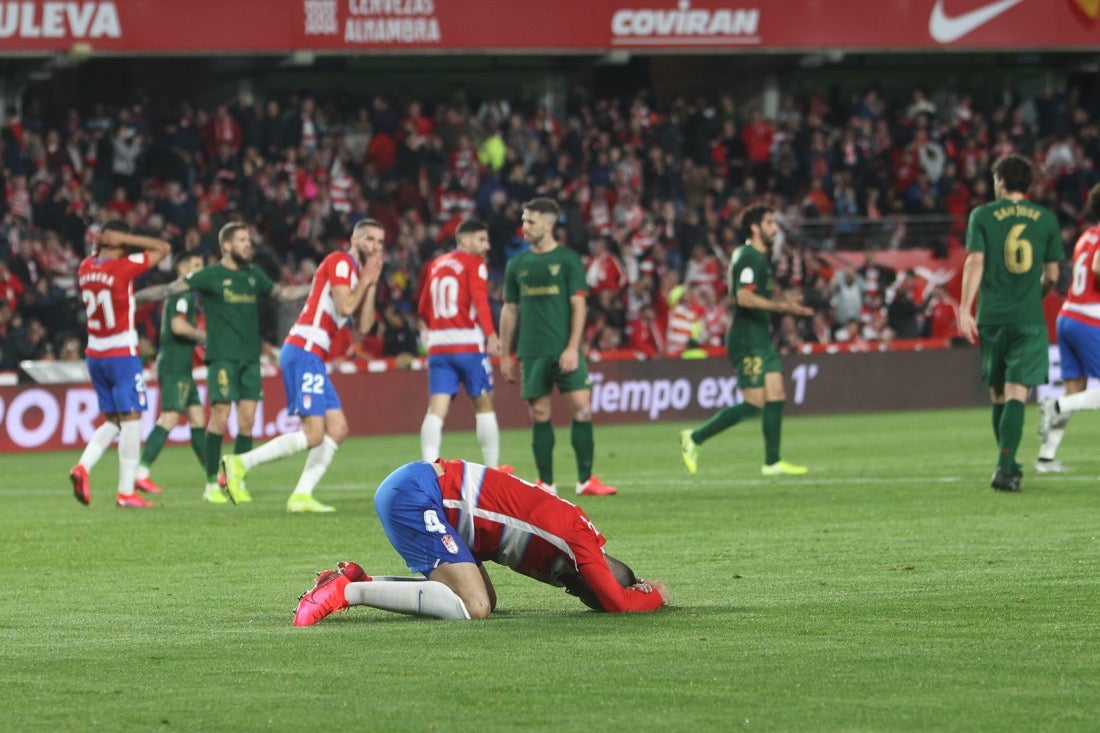 Las mejores imágenes de los momentos más destacados del duelo copero en Los Cármenes