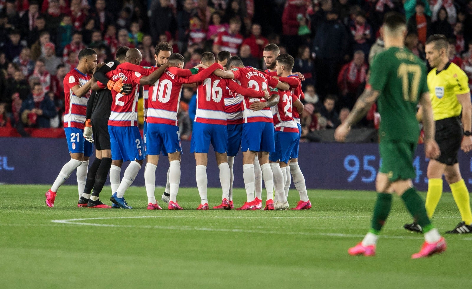 Las mejores imágenes de los momentos más destacados del duelo copero en Los Cármenes