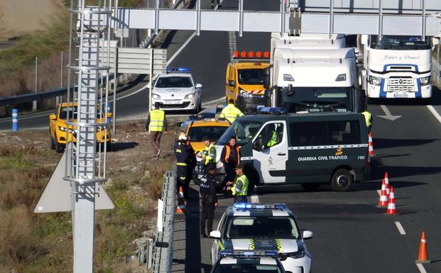 Fallece el piloto Alberto Martínez en la A-92 en Granada al estrellarse contra un coche que había sufrido una avería