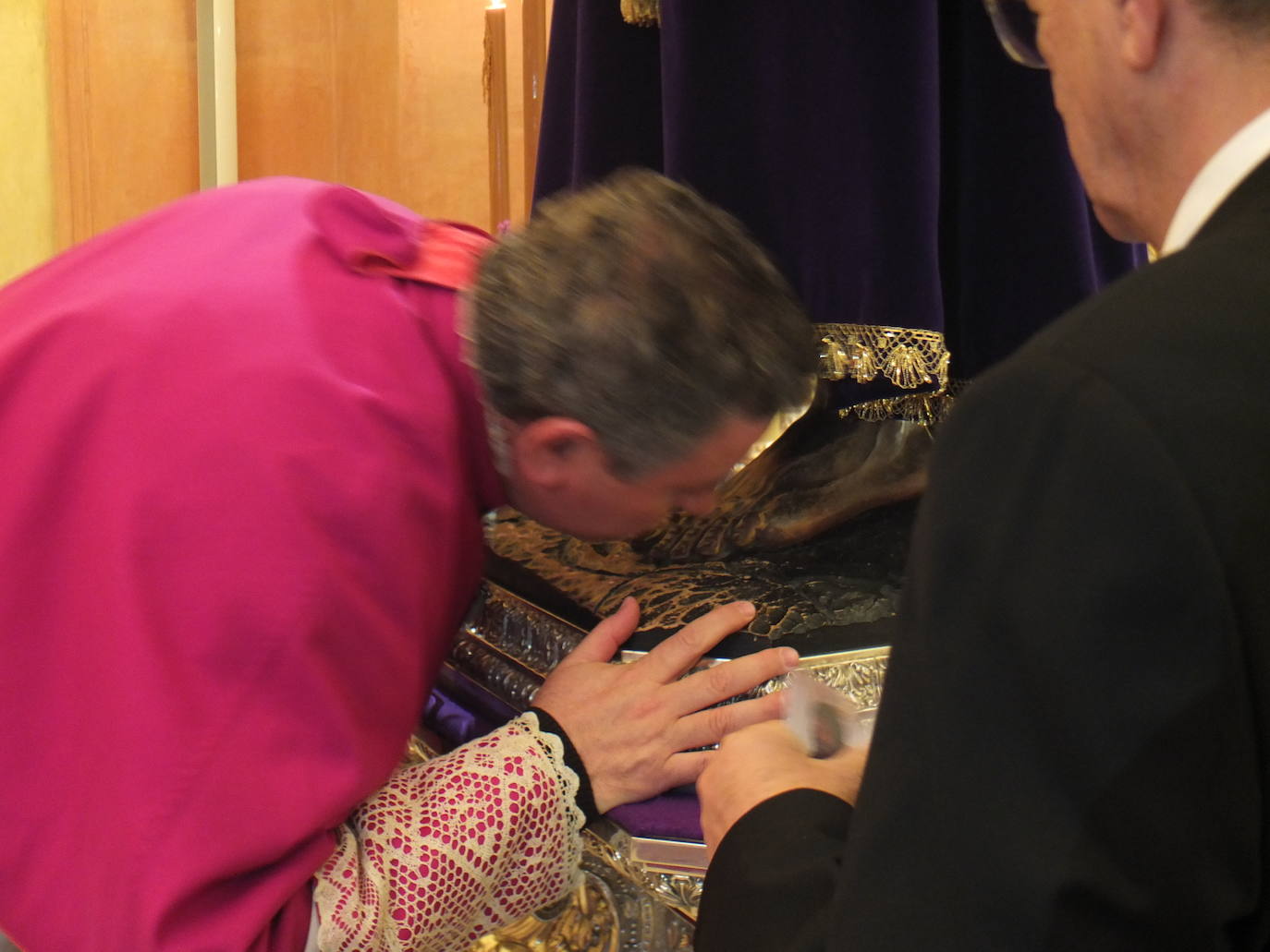 Fotos: Devoción y fe a los pies del Señor de Almería