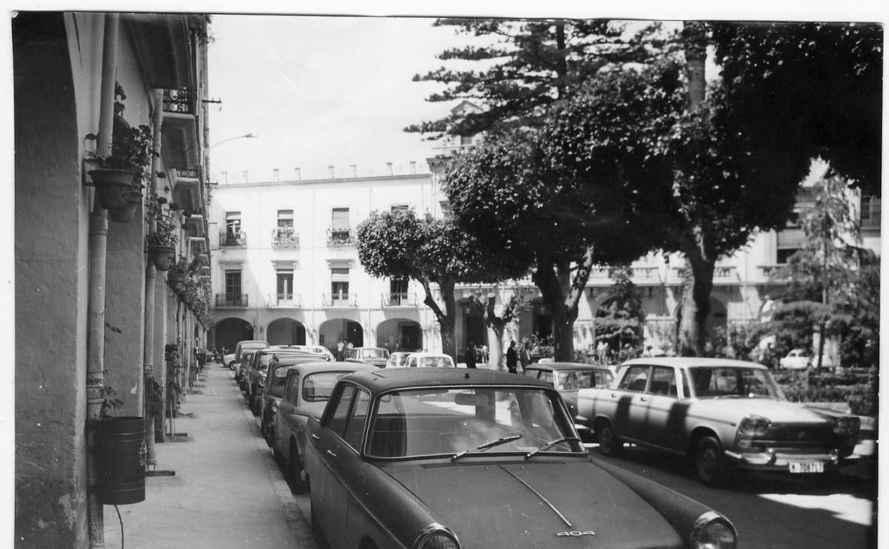 Imagen en blanco y negro de la ciudad de Almería