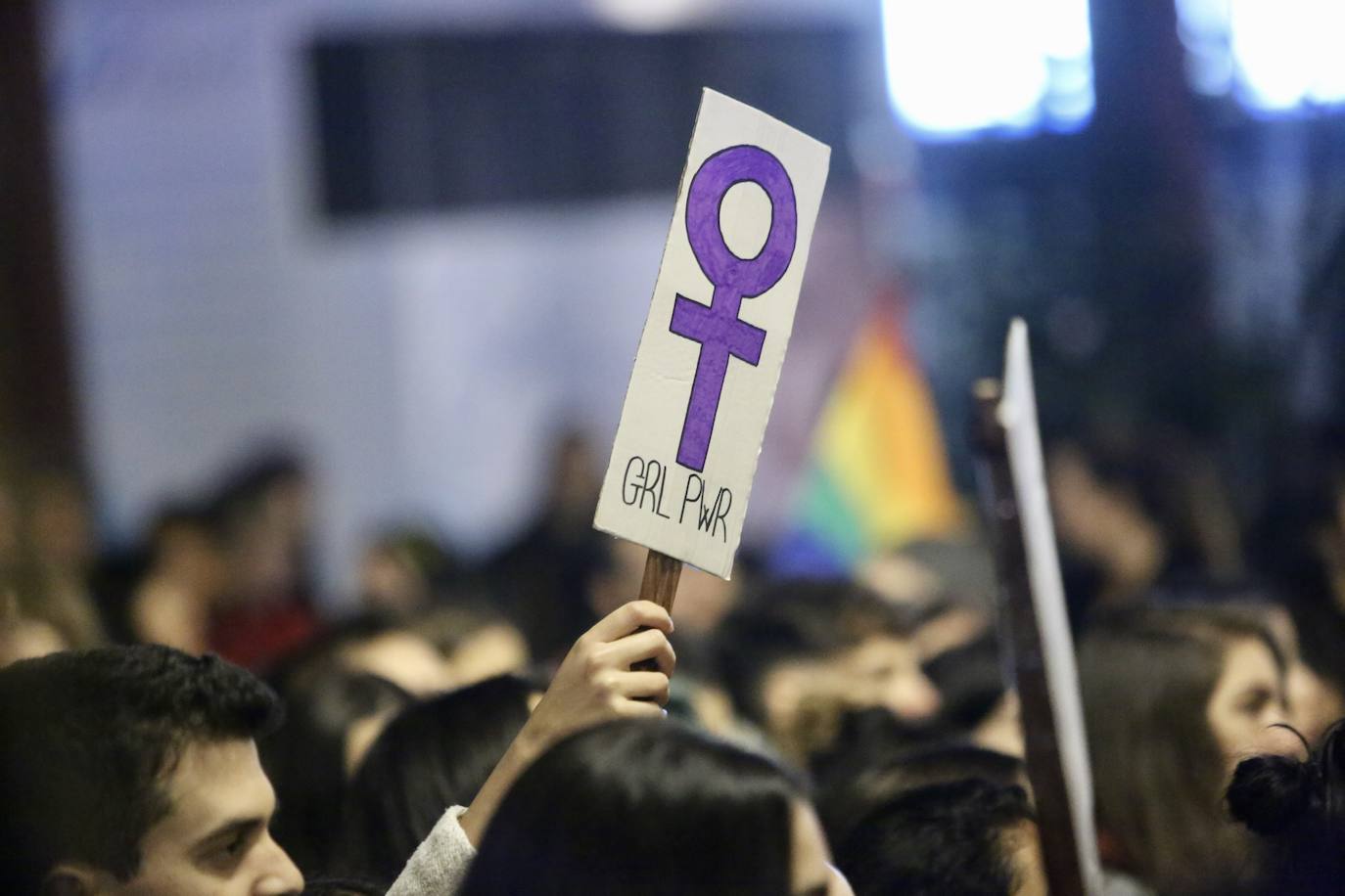 La manifestación nocturna recorrió las calles Reyes Católicos, Recogidas, Pedro Antonio de Alarcón y terminó en el entorno de Ciencias