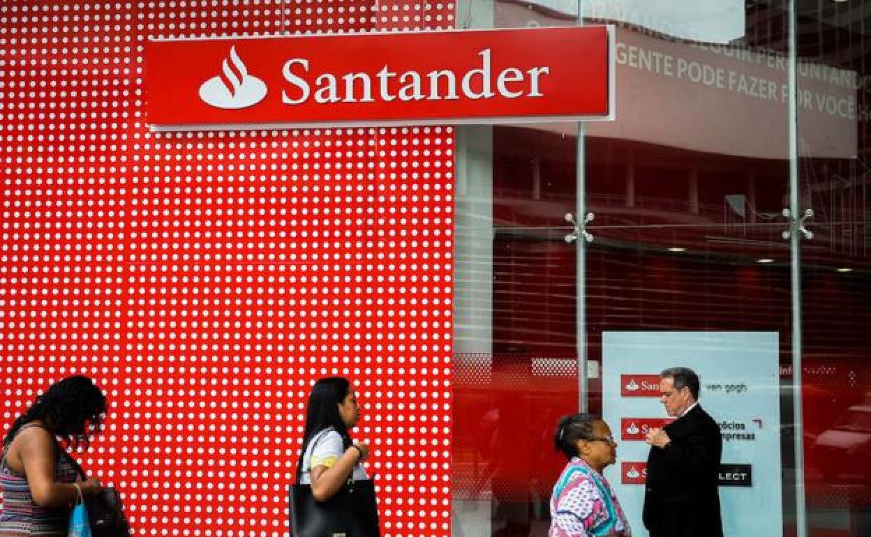 Aviso de la Guardia Civil por una estafa que usa el nombre de Banco Santander