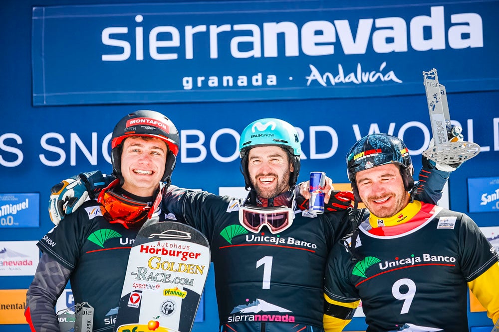 El español Lucas Eguibar ganó este sábado la prueba de la Copa del Mundo de boardercross de snowboard