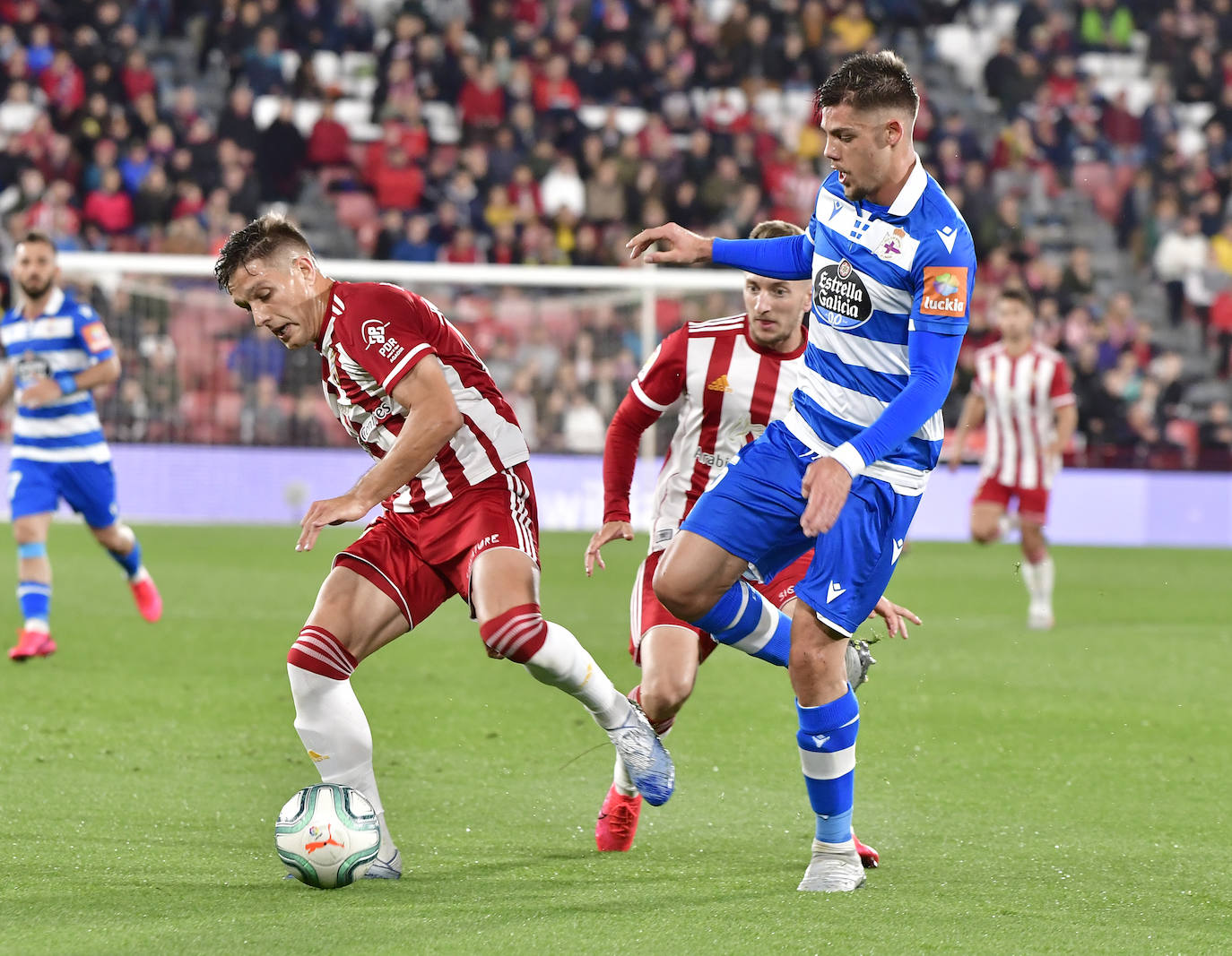 Los rojiblancos firman un soberbio partido para retornar a la senda del triunfo y destrozar a un rival que nunca hizo daño; cierra así seis jornadas en las que sólo sumó dos puntos