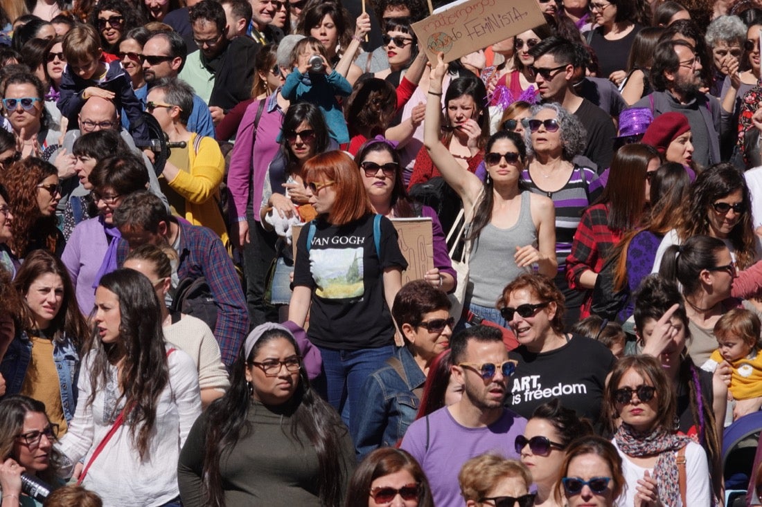 Repaso completo en imágenes a una marcha multitudinaria este Día de la Mujer en Granada