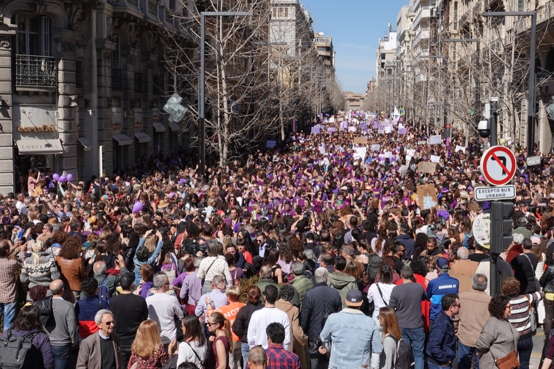 Repaso completo en imágenes a una marcha multitudinaria este Día de la Mujer en Granada