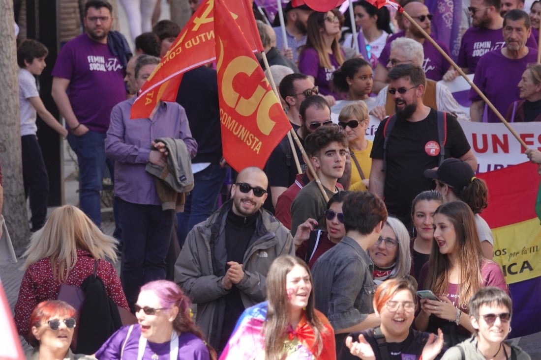 Repaso completo en imágenes a una marcha multitudinaria este Día de la Mujer en Granada