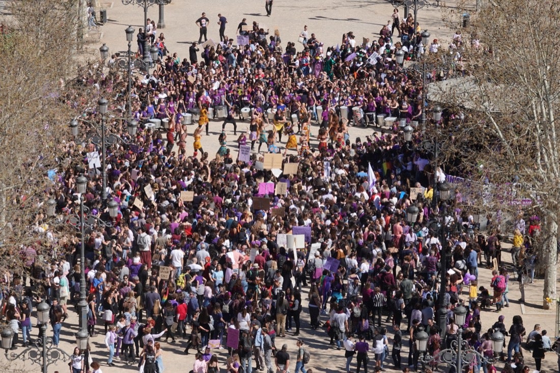 Repaso completo en imágenes a una marcha multitudinaria este Día de la Mujer en Granada