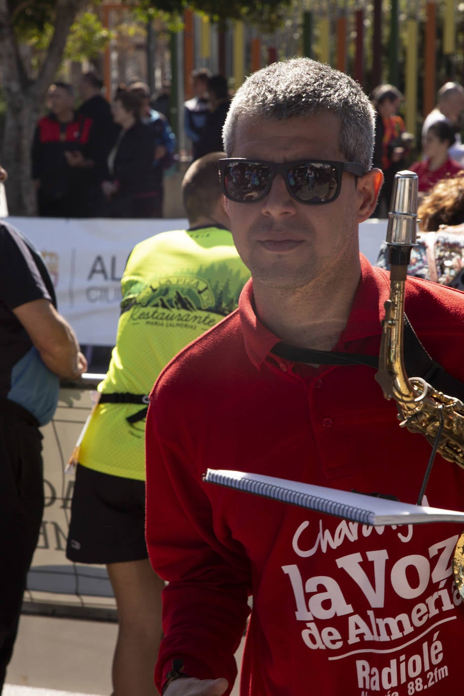 Ambiente festivo en la octava Carrera de la Mujer. 