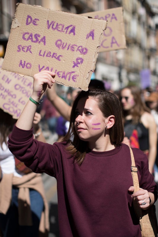 Miles de manifestantes han portada pancartas con mensajes reivindicativos