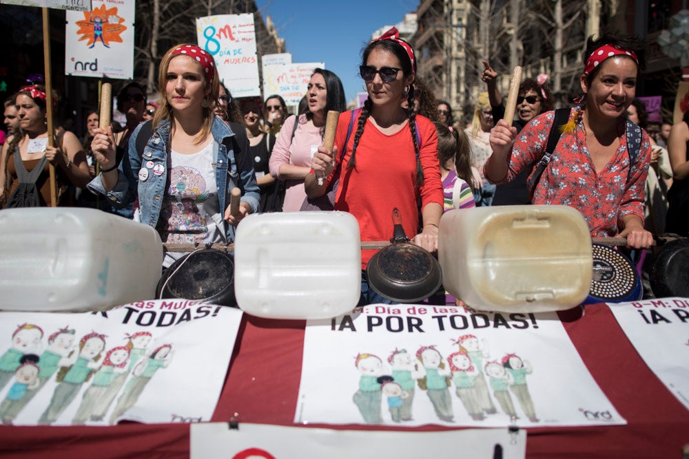 Repaso completo en imágenes a una marcha multitudinaria este Día de la Mujer en Granada