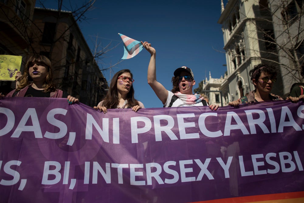 Repaso completo en imágenes a una marcha multitudinaria este Día de la Mujer en Granada