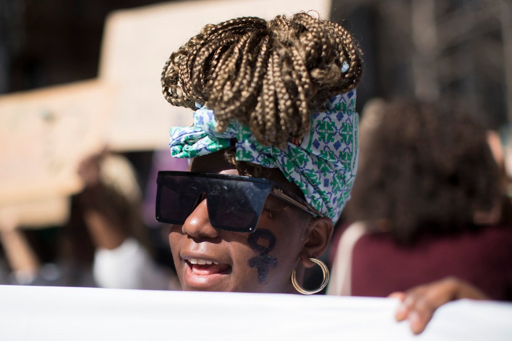 Repaso completo en imágenes a una marcha multitudinaria este Día de la Mujer en Granada