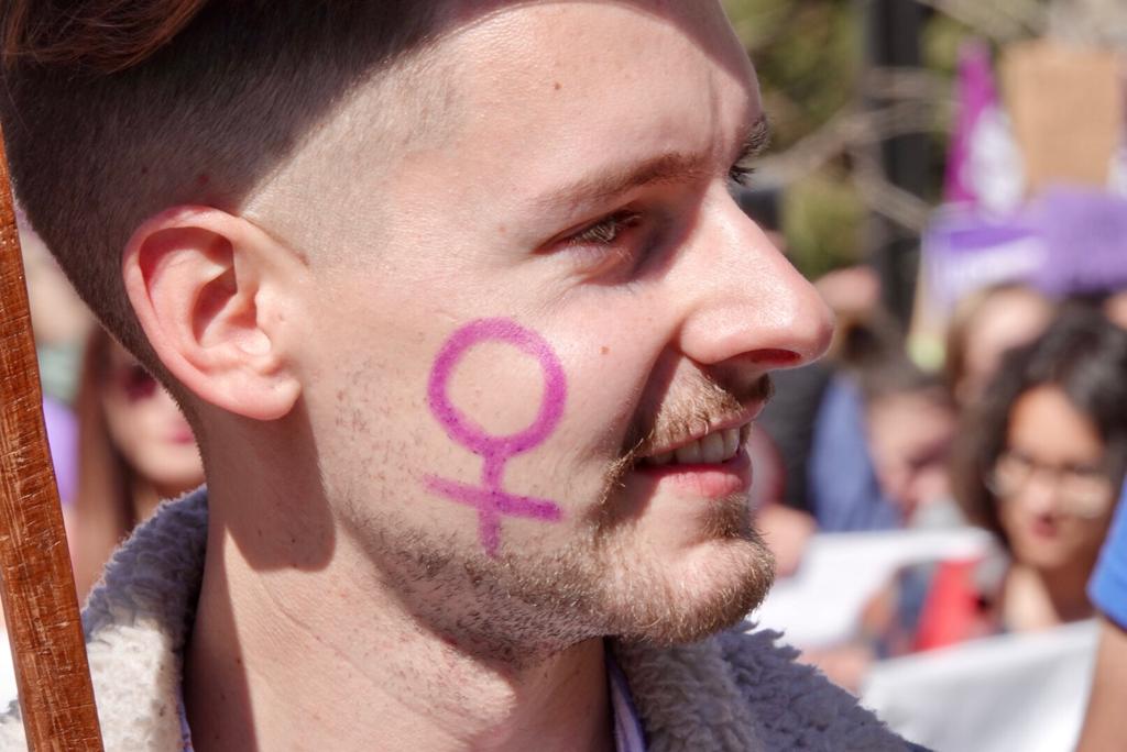 Repaso completo en imágenes a una marcha multitudinaria este Día de la Mujer en Granada