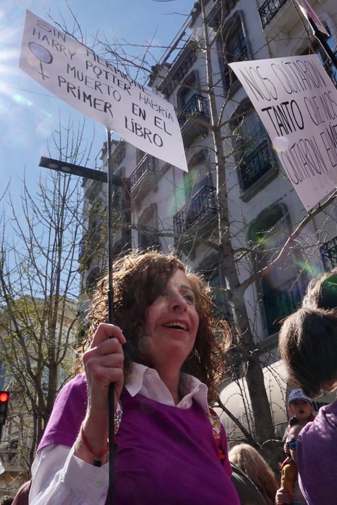 Repaso completo en imágenes a una marcha multitudinaria este Día de la Mujer en Granada