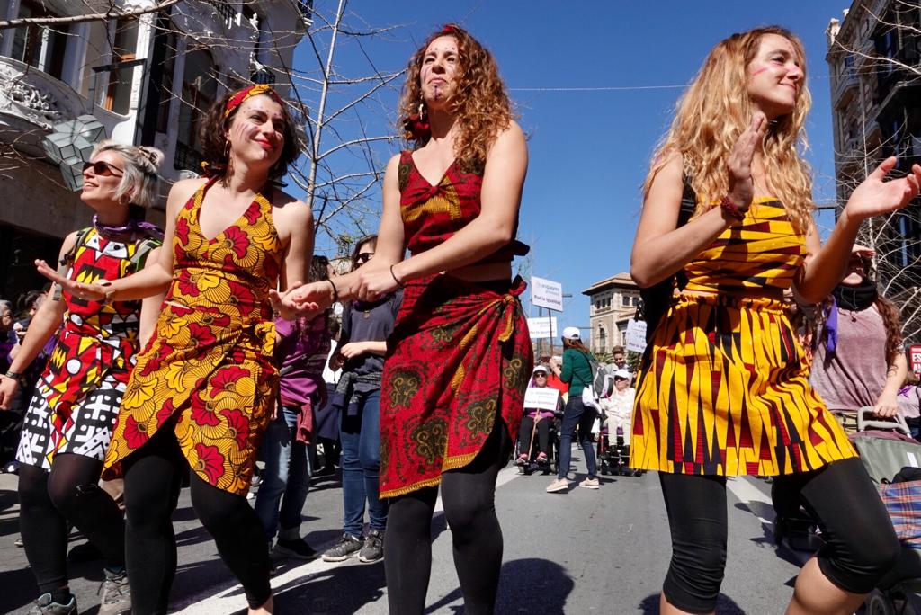 Repaso completo en imágenes a una marcha multitudinaria este Día de la Mujer en Granada