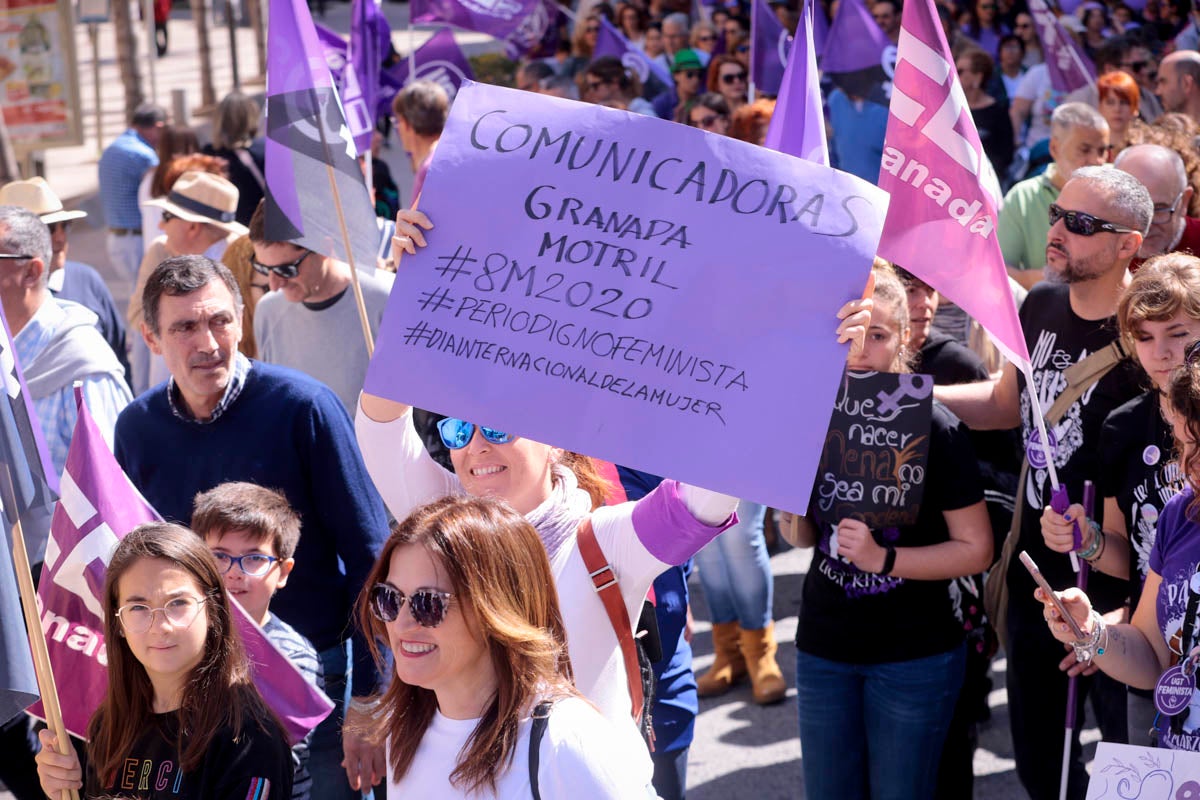 Cientos de carteles y pancartas reivindicativas en la manifestación de este domingo