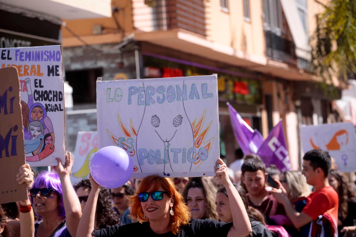 Cientos de carteles y pancartas reivindicativas en la manifestación de este domingo