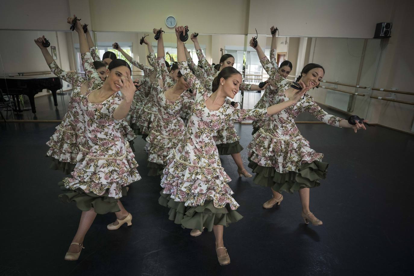 Un grupo de alumnas del Conservatorio Profesional de Danza Reina Sofía, de Granada, triunfa en el festival más prestigioso de España con una coreografía ideada por ellas mismas