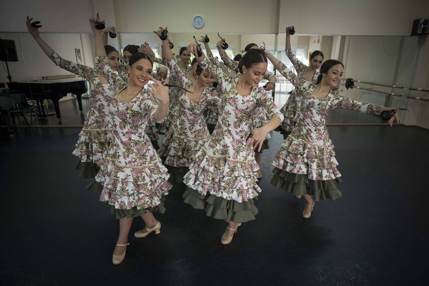 Un grupo de alumnas del Conservatorio Profesional de Danza Reina Sofía, de Granada, triunfa en el festival más prestigioso de España con una coreografía ideada por ellas mismas