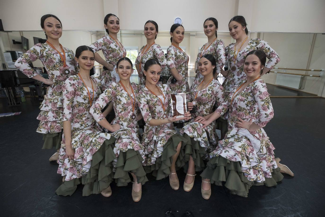 Un grupo de alumnas del Conservatorio Profesional de Danza Reina Sofía, de Granada, triunfa en el festival más prestigioso de España con una coreografía ideada por ellas mismas