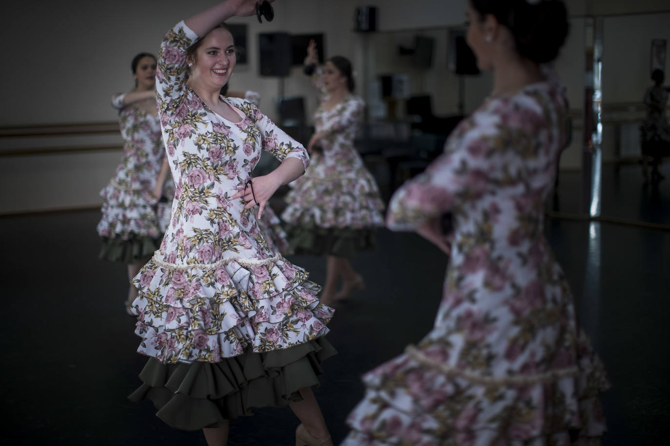 Un grupo de alumnas del Conservatorio Profesional de Danza Reina Sofía, de Granada, triunfa en el festival más prestigioso de España con una coreografía ideada por ellas mismas