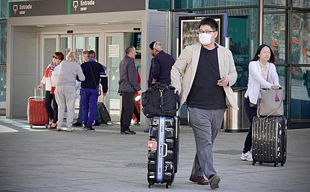 Llegada del AVE de Madria a Granada este miércoles.