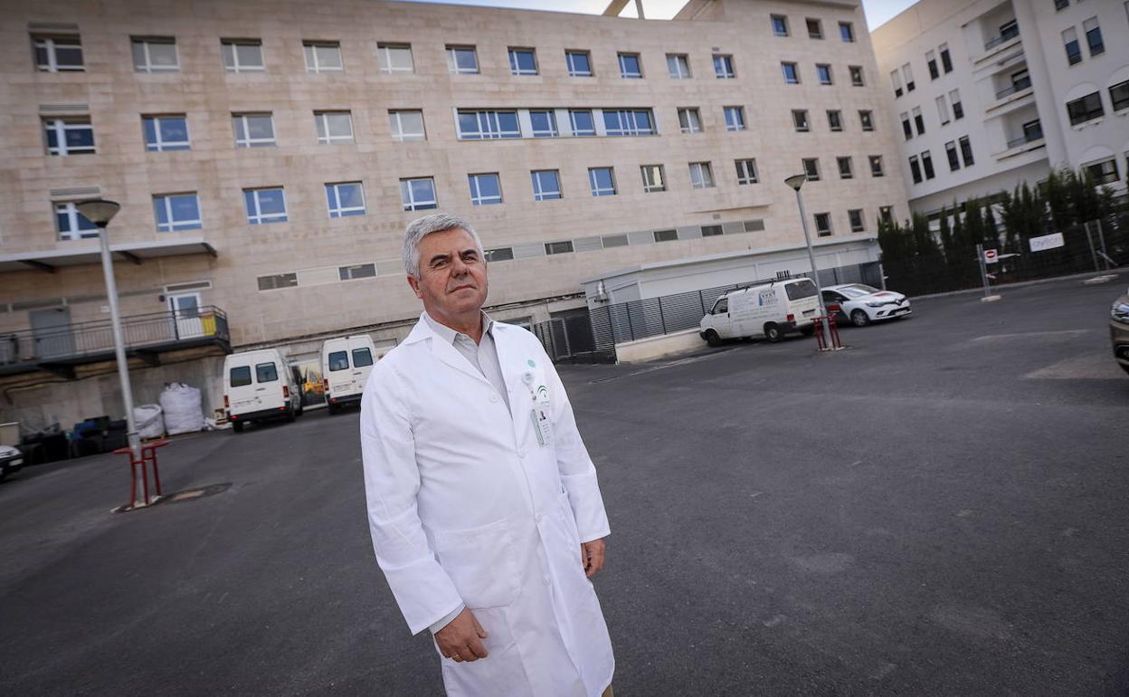 En la foto, José Luis Salcedo que ha estado al frente de la gerencia del Hospital de Motril un año.