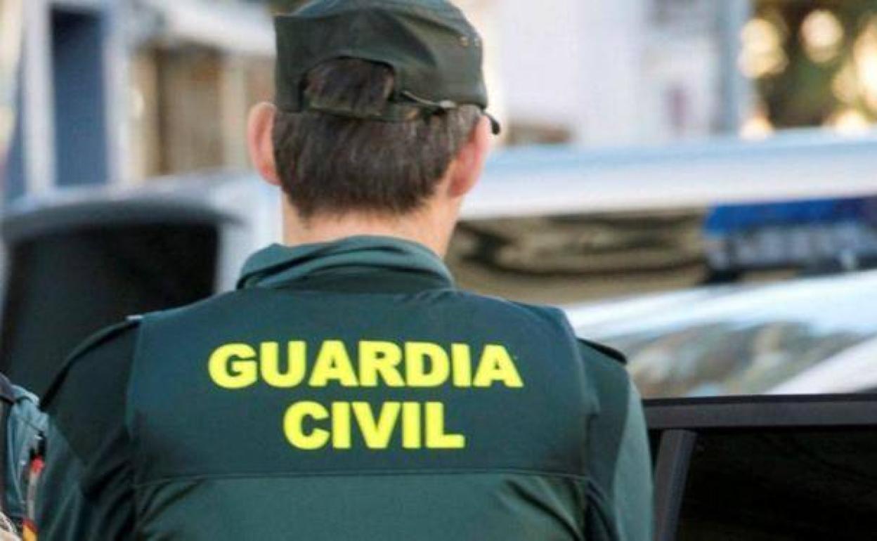 Foto de archivo de un agente de la Guardia Civil. 