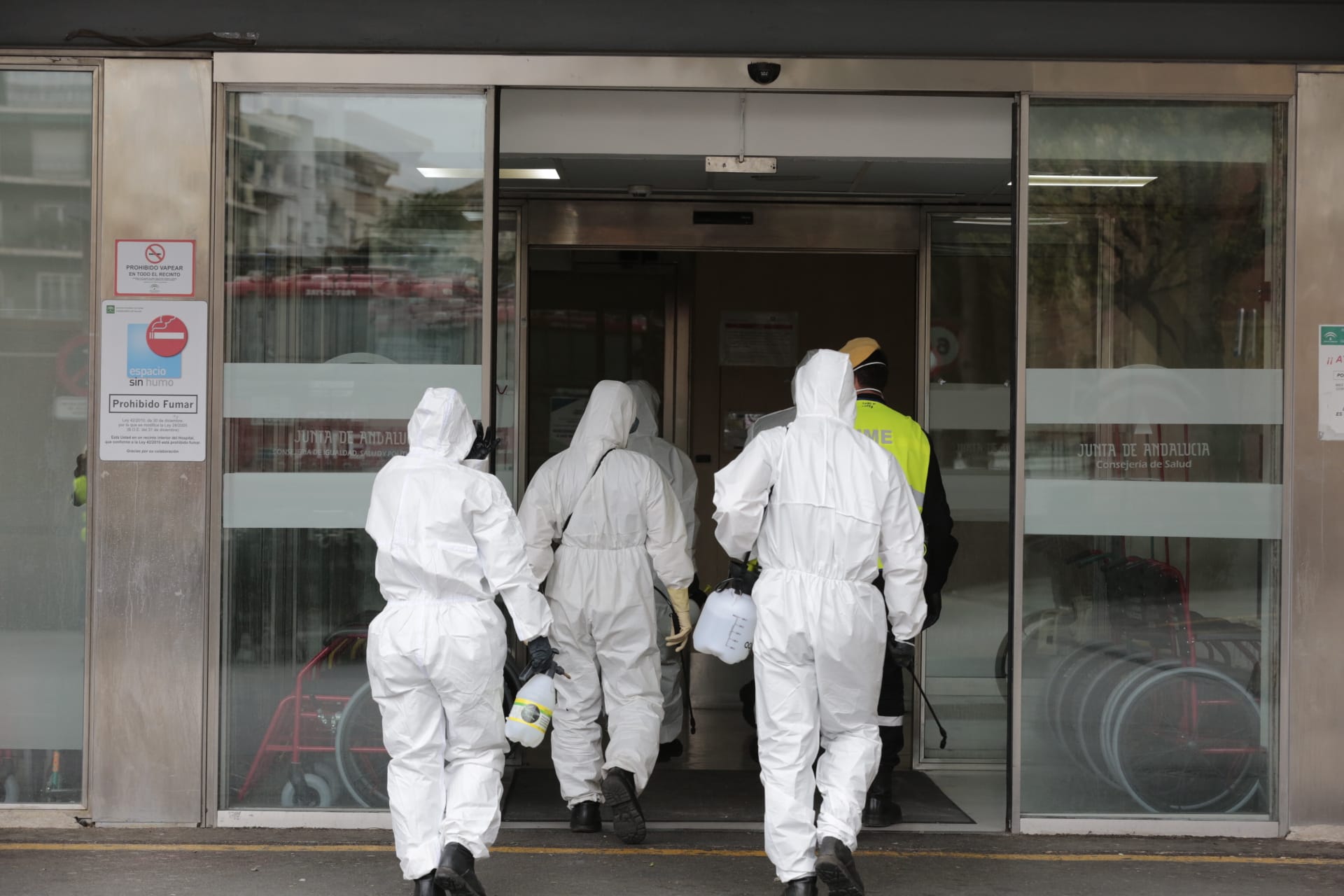 La capital vive una nueva semana de cuarentena con menos gente circulando y las Fuerzas y cuerpos de Seguridad del estado manteniendo el orden