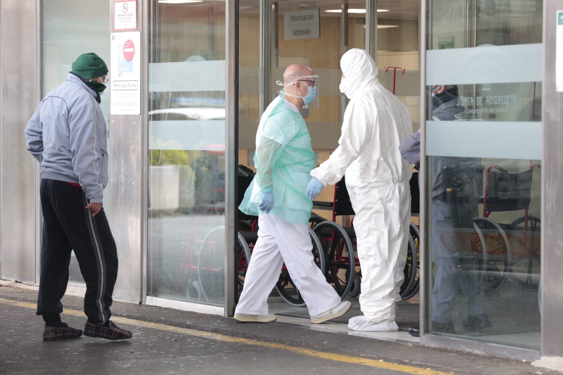 La capital vive una nueva semana de cuarentena con menos gente circulando y las Fuerzas y cuerpos de Seguridad del estado manteniendo el orden