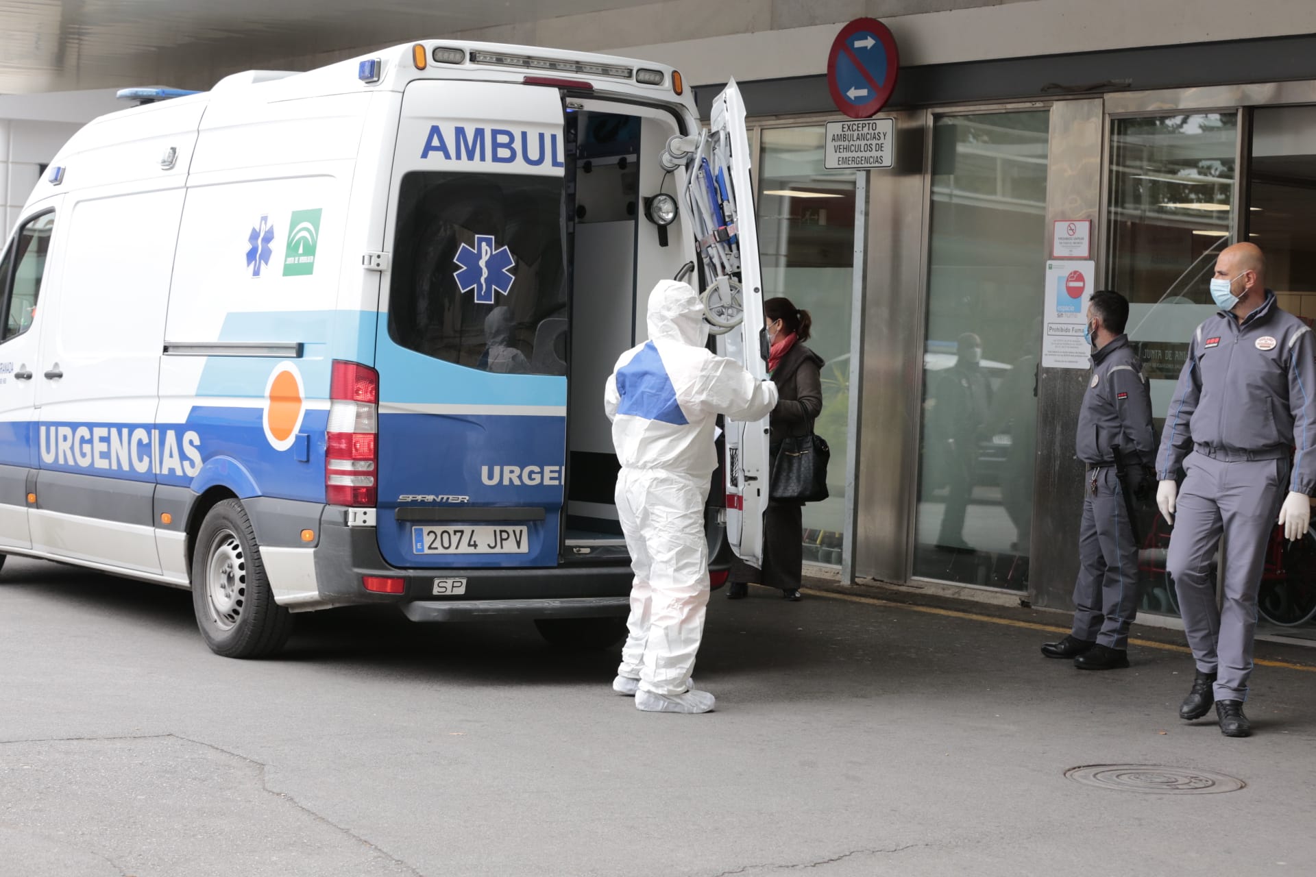 La capital vive una nueva semana de cuarentena con menos gente circulando y las Fuerzas y cuerpos de Seguridad del estado manteniendo el orden