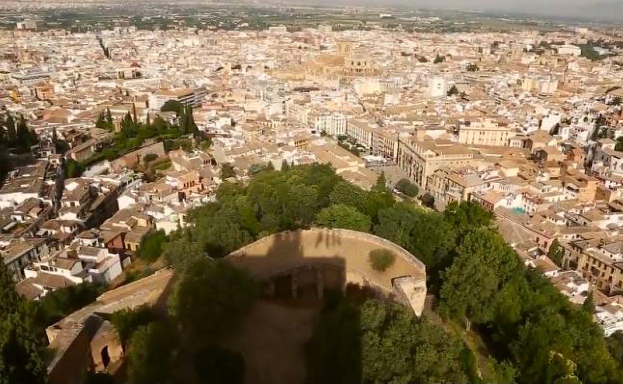 Imagen de uno de los vídeos publicados, desde la Torre de la Vela. 