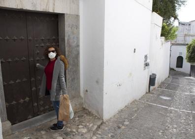 Imagen secundaria 1 - San Nicolás, Lucero entrando en casa, y la tienda de Álvaro.