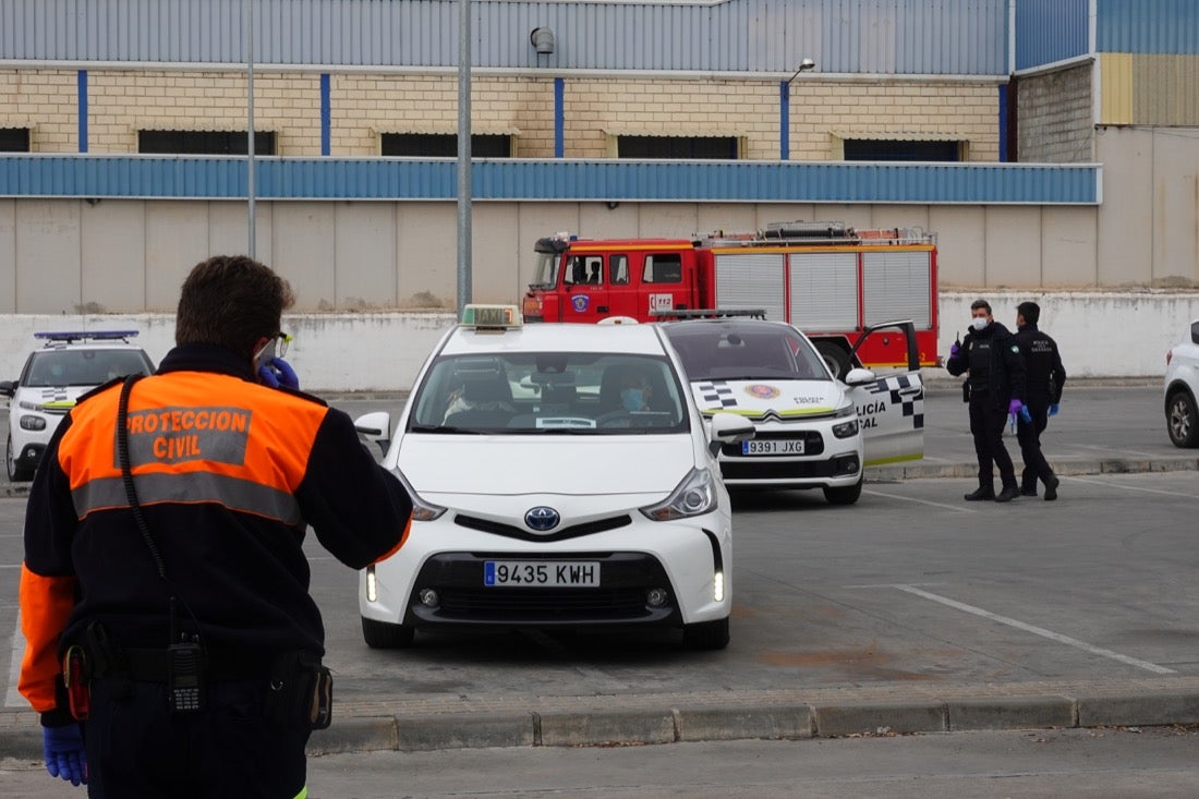Continúa el estado de alarma en la ciudad y las calles desérticas se mezclan con sanitarios y Cuerpos y Ferzas de Seguridad del Estado