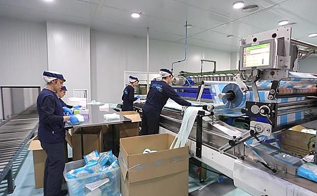 Coronavirs | La empresa de Granada que fabrica esponjas para hospitales y Mercadona duplica sus pedidos