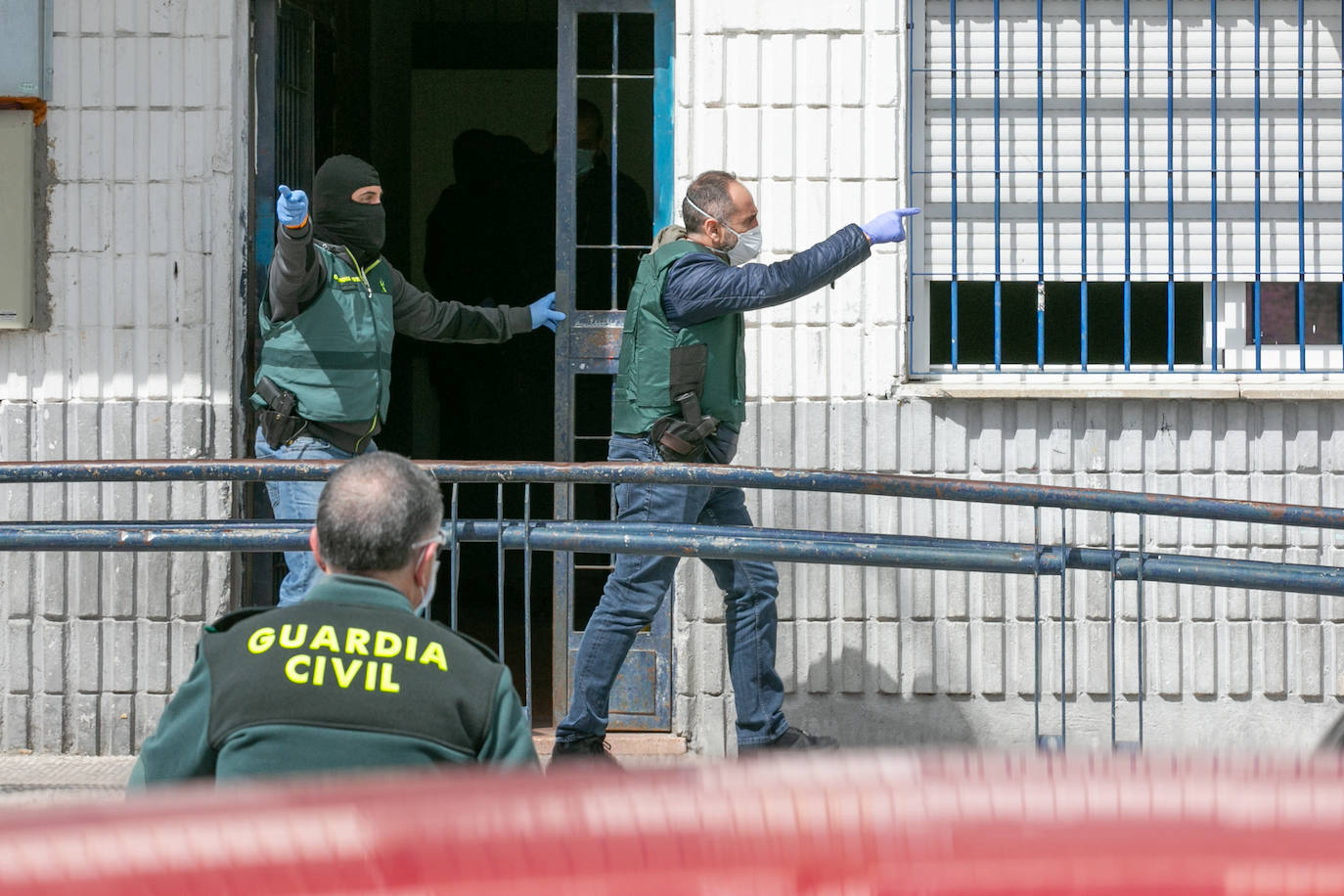 Tras atropellar a un guardia civil, el conocido delincuente huyó a Almanjáyar, donde fue detenido tras esconderse