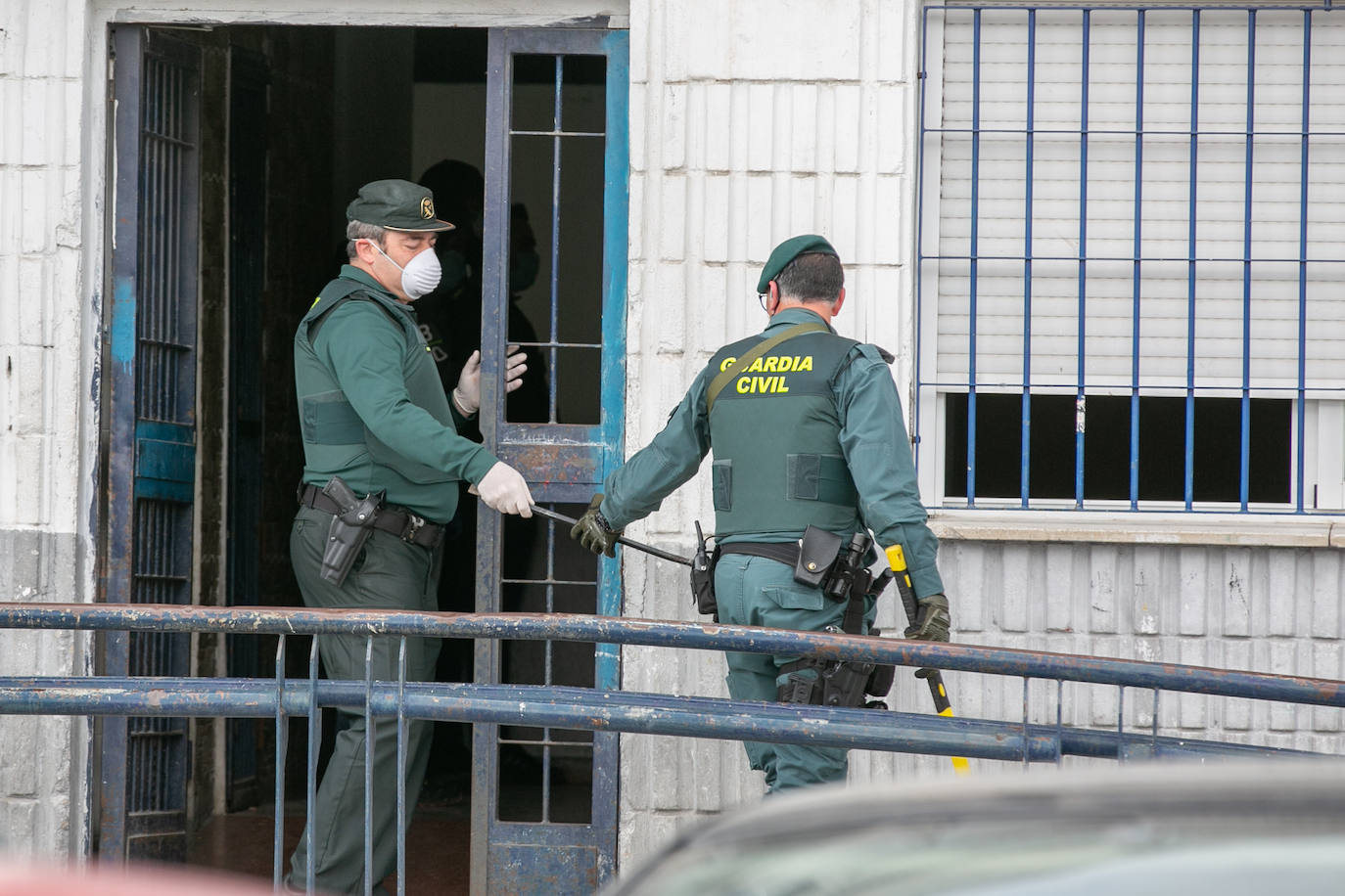 Tras atropellar a un guardia civil, el conocido delincuente huyó a Almanjáyar, donde fue detenido tras esconderse