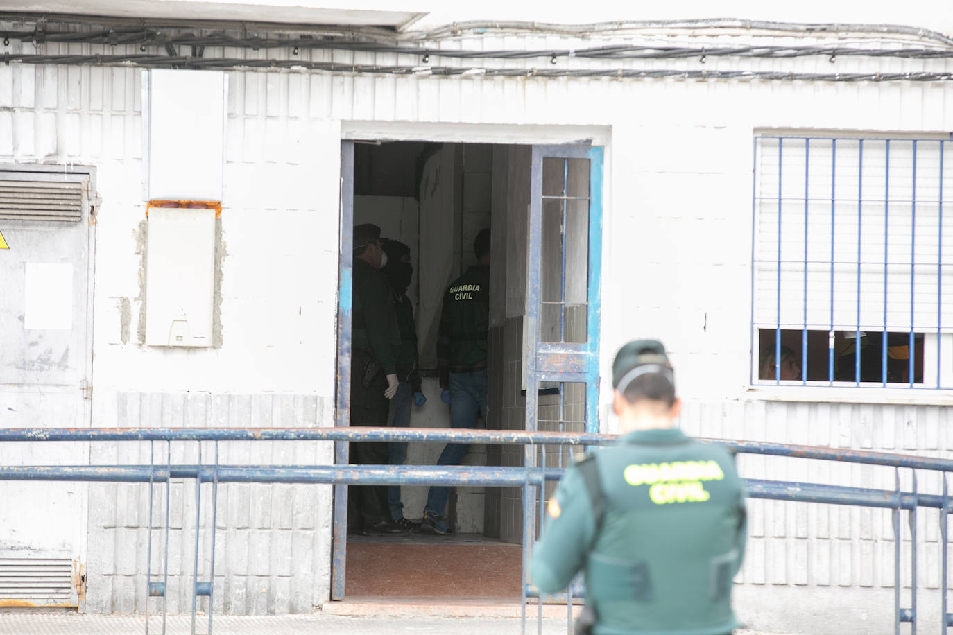 Tras atropellar a un guardia civil, el conocido delincuente huyó a Almanjáyar, donde fue detenido tras esconderse