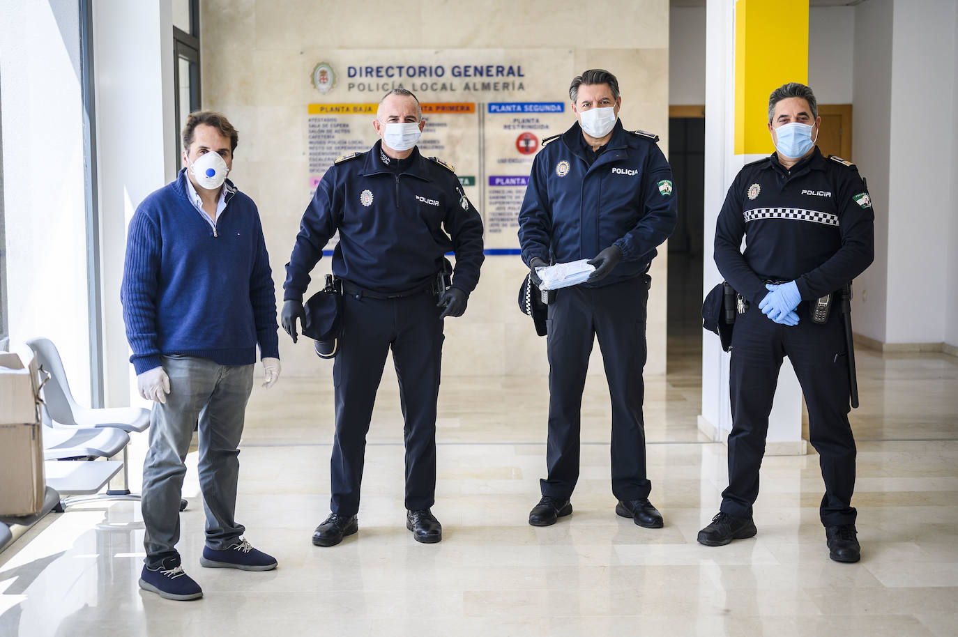 La Asociación de Personas con Autismo de Almería (Altea) ha donado 1.500 mascarillas que han sido repartidas a la Policía Local, Policía Nacional, Bomberos y Guardia Civil.