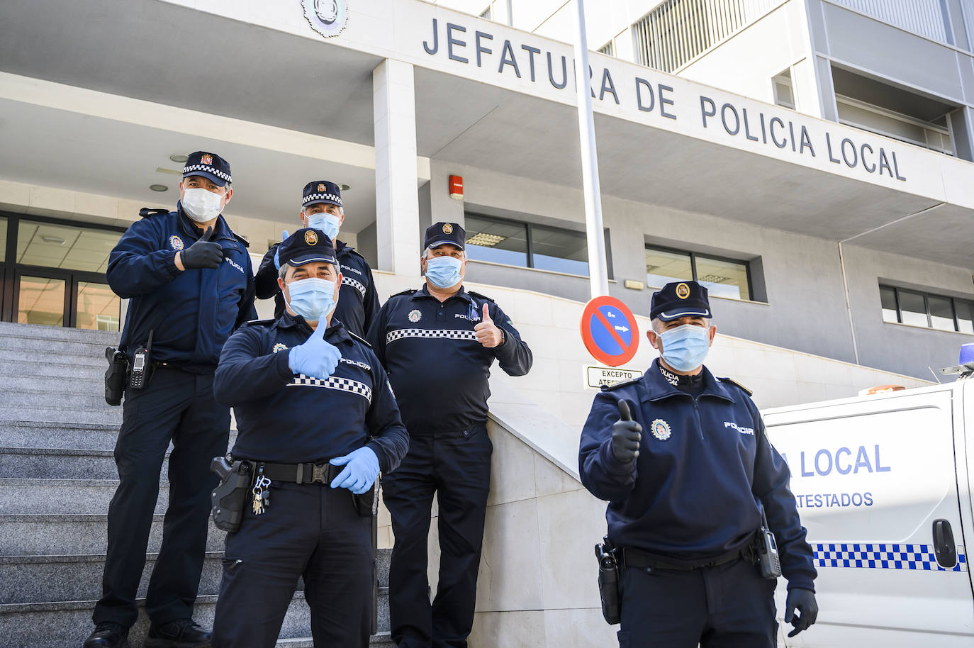 La Asociación de Personas con Autismo de Almería (Altea) ha donado 1.500 mascarillas que han sido repartidas a la Policía Local, Policía Nacional, Bomberos y Guardia Civil.