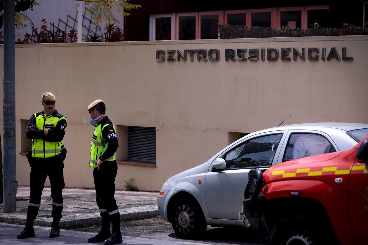 La UME contingúa así con sus labores de desinfección y tomando presencia en las calles de diferentes municipios de la comarca