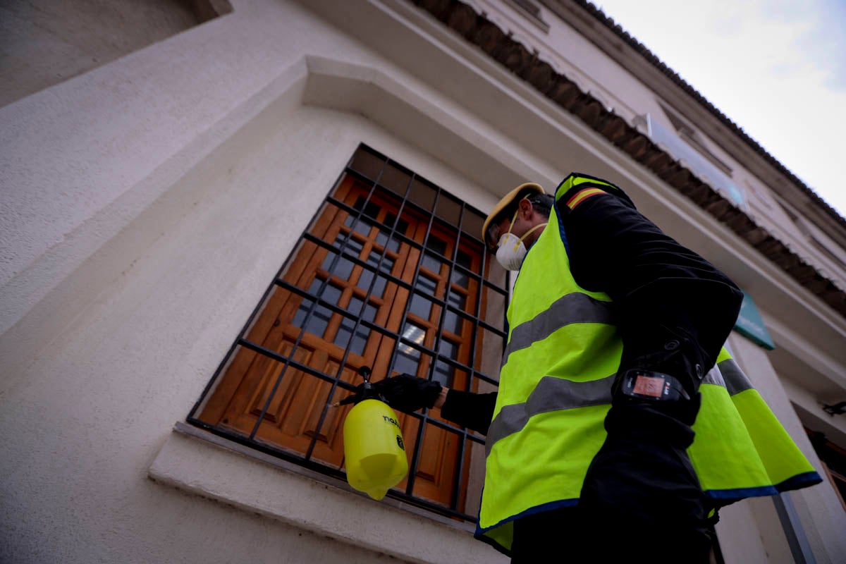 La UME contingúa así con sus labores de desinfección y tomando presencia en las calles de diferentes municipios de la comarca