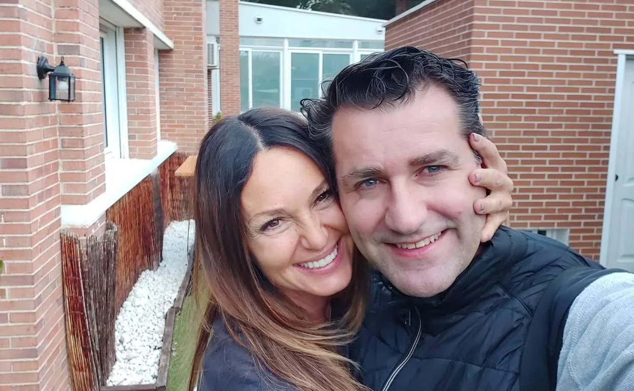 Paco Sanz, junto a su mujer, Maribel Mora, ya recuperados del COVID-19. 