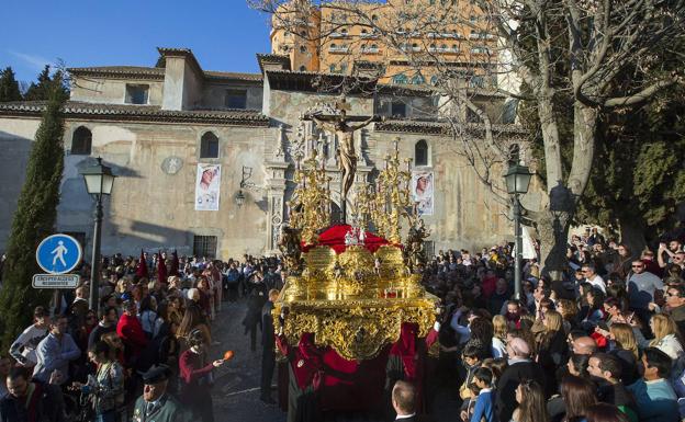 Venerable, Muy Antigua e Ilustre Hermandad Sacramental de Nuestra Señora de la Paz y Cofradía de Penitencia del Santísimo Cristo de los Favores y María Santísima de la Misericordia Coronada (Favores). 