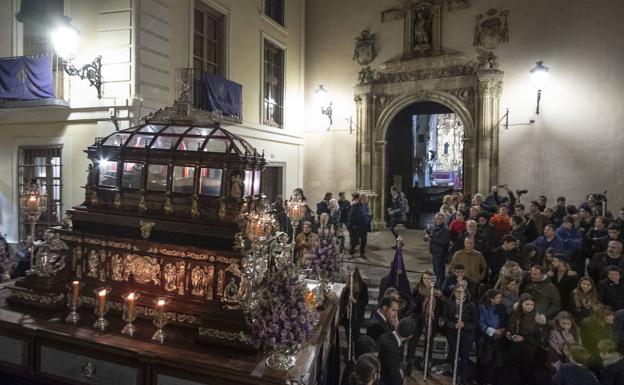 Pontificia, Real e Ilustre Hermandad del Santo Sepulcro y Nuestra Señora de la Soledad en el Calvario (Santo Sepulcro). 