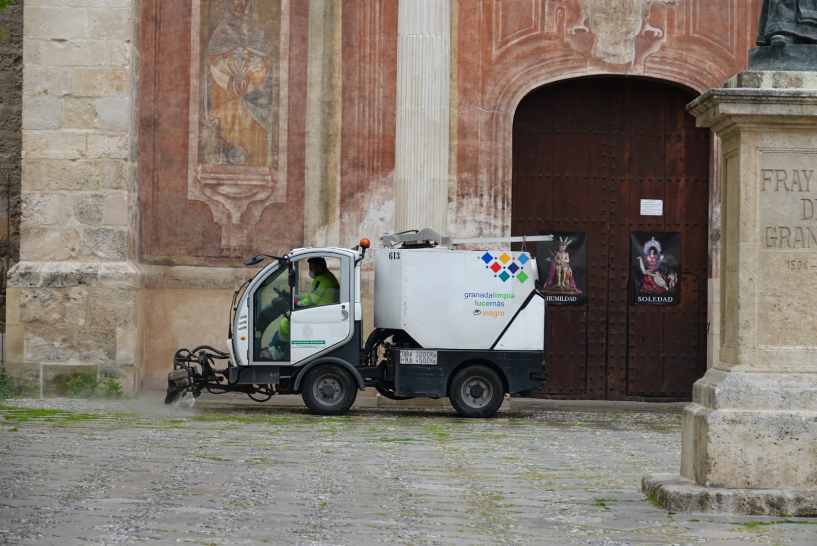 Dentro de la cuarentena, Granada sigue viviendo su Semana Santa más inusual